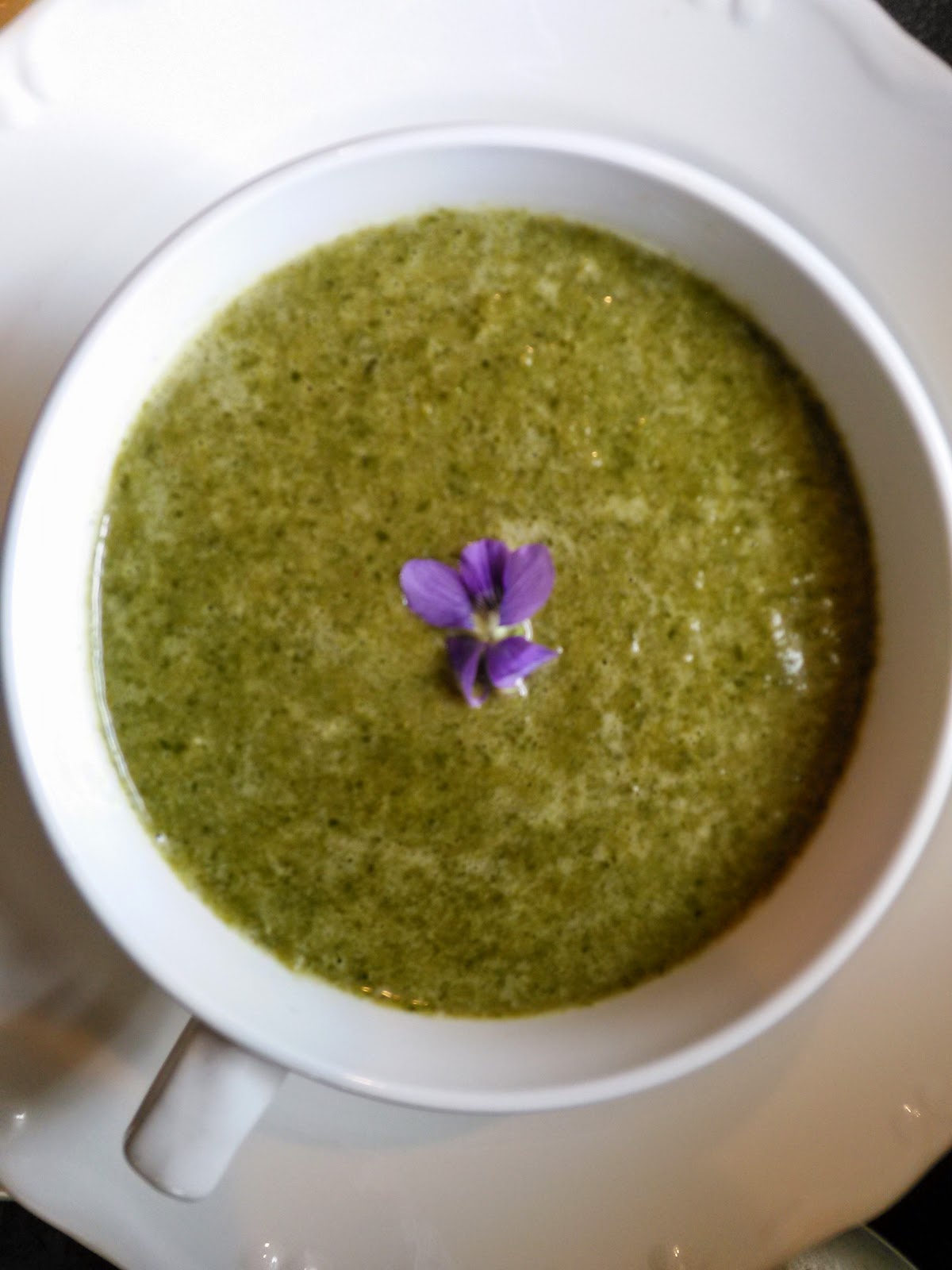 Southern Forager Goosegrass (Cleavers) Soup Recipe from Britain