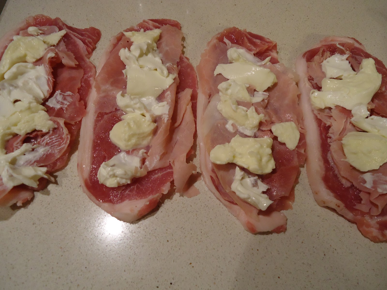 Cucinanostress INVOLTINI DI ARISTA CON PROSCIUTTO COTTO MOZZARELLA E