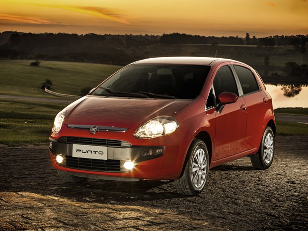 Fiat convoca recall de 113 mil modelos Linea e Punto por falha no eixo traseiro Fiat convoca recall de 113 mil modelos Linea e Punto por falha no eixo traseiro