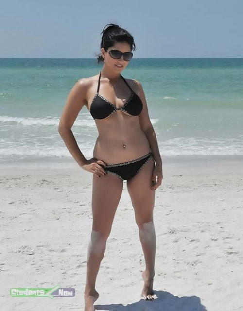 Sunny Leone Hot Bikini