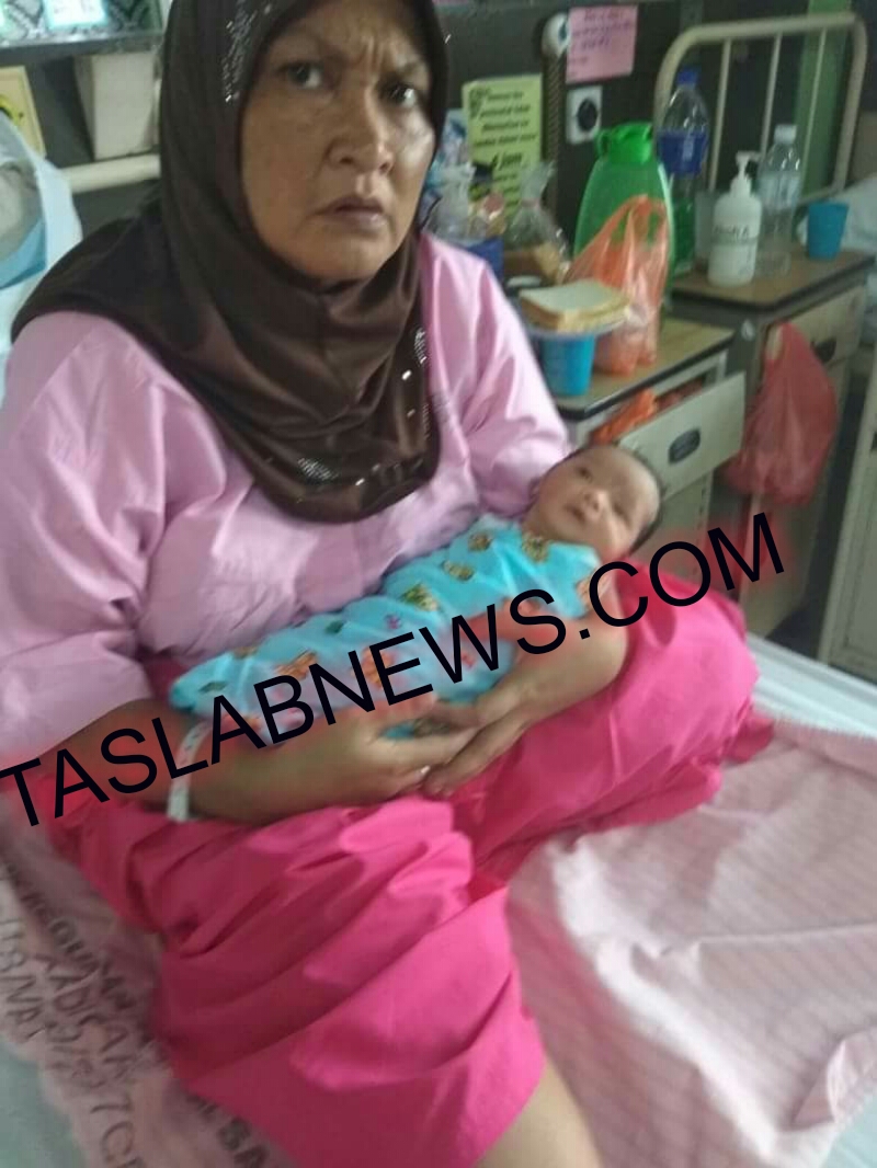 Sri Wahyuni TKI asal Tanjungbalai yang mau jual ginjal di Malaysia bersama putri keempatnya yang baru lahir. Sri Wahyuni TKI asal Tanjungbalai yang mau jual ginjal di Malaysia bersama putri keempatnya yang baru lahir.