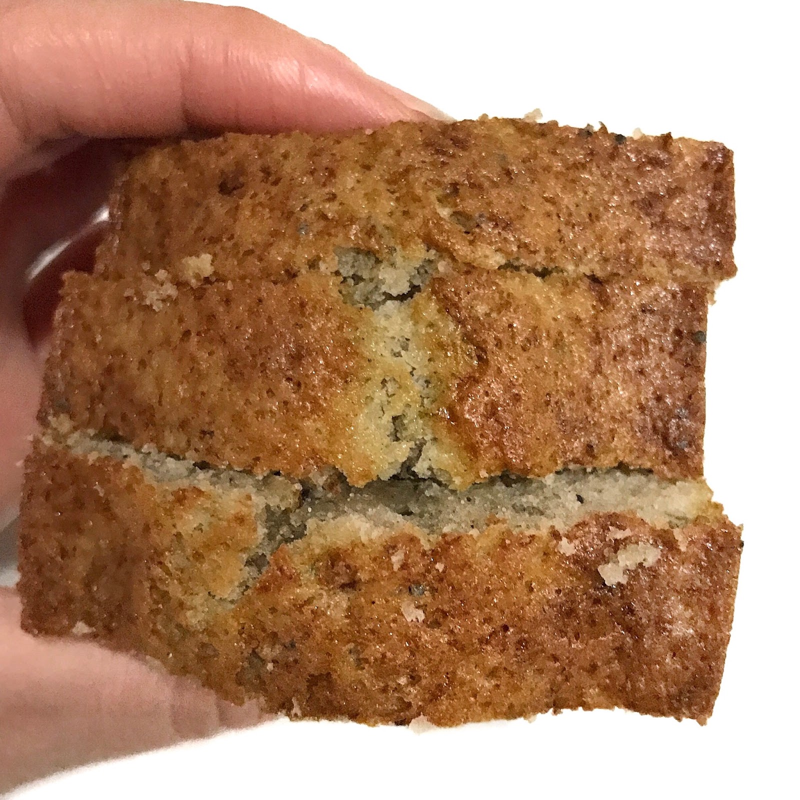 moist & fluffy banana poppyseed bread