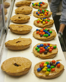 Bagelicious, Hawthorn, peanut butter, M&Ms, chocolate, bagel