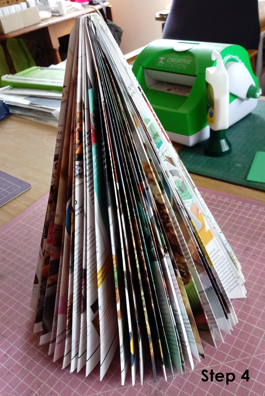 ScrapPlezier Folded magazine Christmas Tree met Cathy Sanders