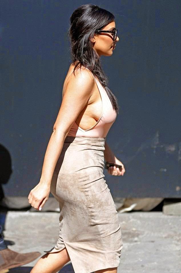 side boob kardashian Kim