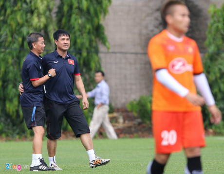 Phat lo chan sut la ma quen cho HLV Huu Thang - Anh 4