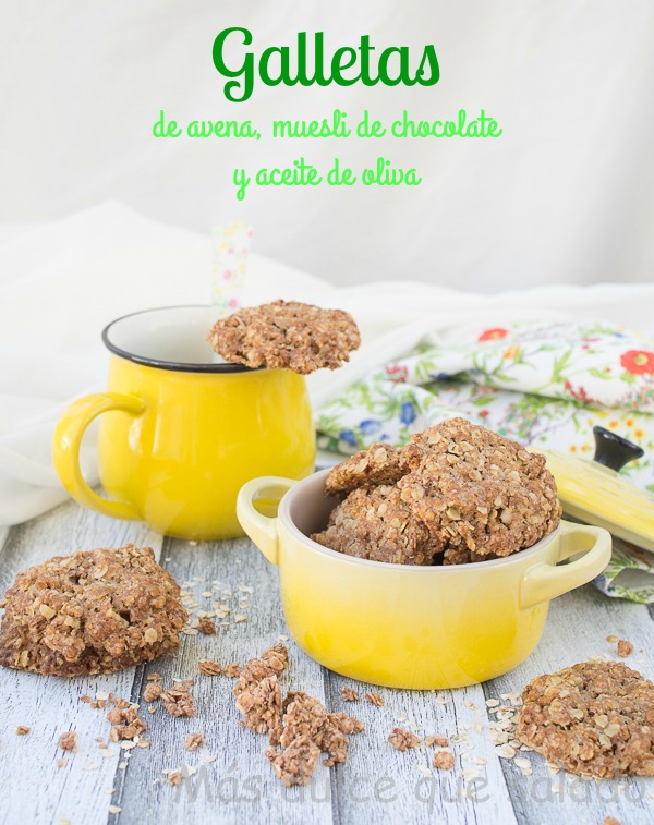 Galletas de avena, muesli de chocolate y aceite de oliva