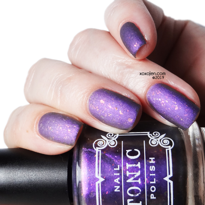 xoxoJen's swatch of Tonic Pearl Diver
