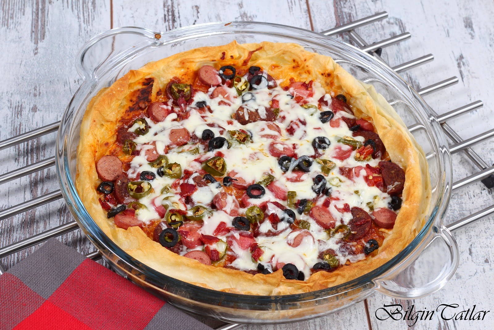 BİLGİN TATLAR YUFKADAN PİZZA