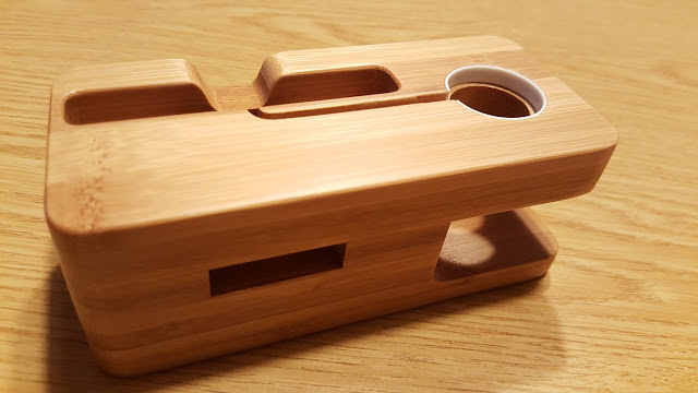 Recensione supporto stand legno docking station iClever per iPhone 6-6s e Apple Watch