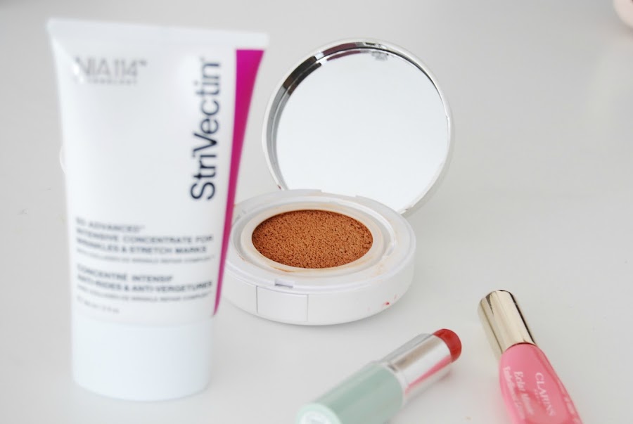 la maternidad, los cuarenta y los restos del huracán