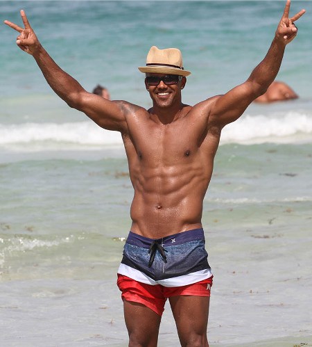 Actor Shemar Moore Visit The Beach Photos King Angela Uyi