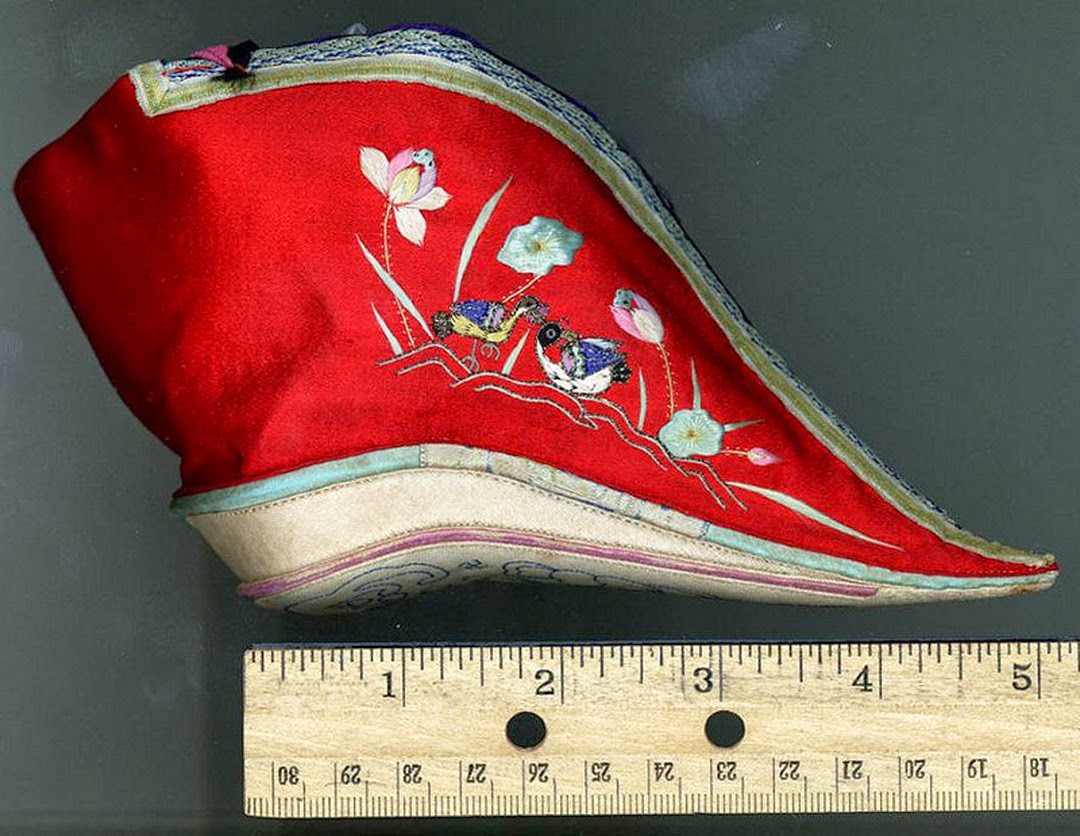 Aspundir Chinese Women Foot Binding