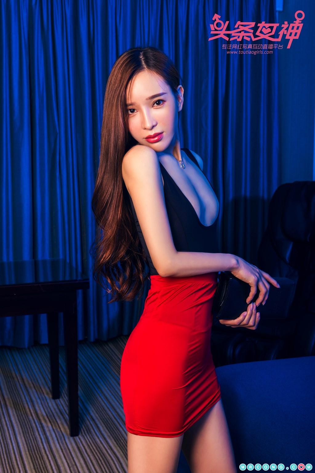 TouTiao 2017-12-16: Model Ai Xiao Qing (艾小青) (32 photos) photo 1-2