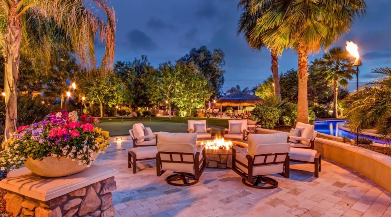 19 Photos vs. This Arizona Mega Mansion Features the Largest Private Lazy River in America - Luxury Home & Interior Design Video Tour 19 Photos vs. This Arizona Mega Mansion Features the Largest Private Lazy River in America - Luxury Home & Interior Design Video Tour