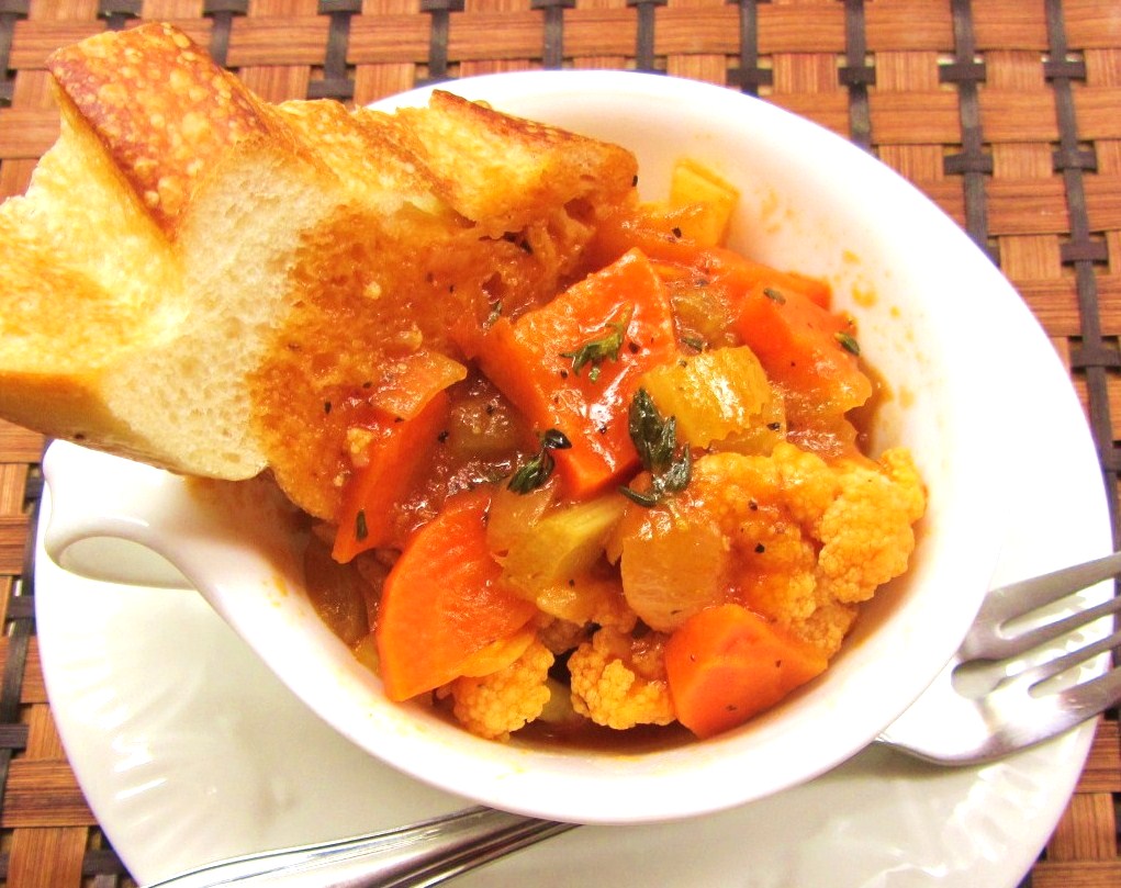 Let's eat......simple! Cauliflower in White Wine & Tomato Sauce...