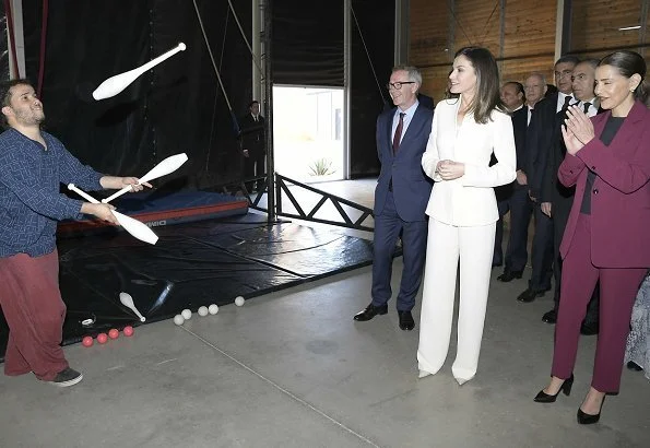 Queen Letizia and Princess Lalla Meryem visited the Escuela de la Segunda Oportunidad center. Felipe Varela suit