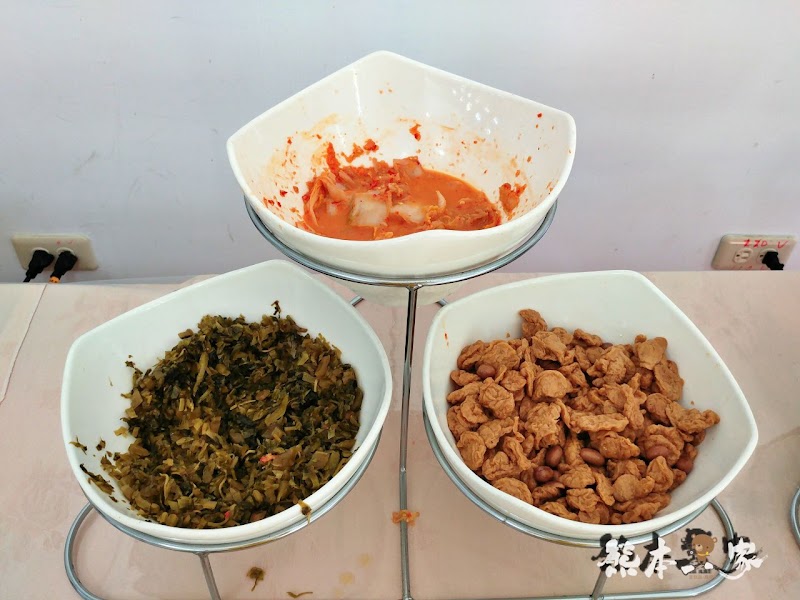 苗栗特色料理|飛牛餐廳|牧場起司酥、鮮奶饅頭酥好吃-還有素食、單點、團體合菜選擇