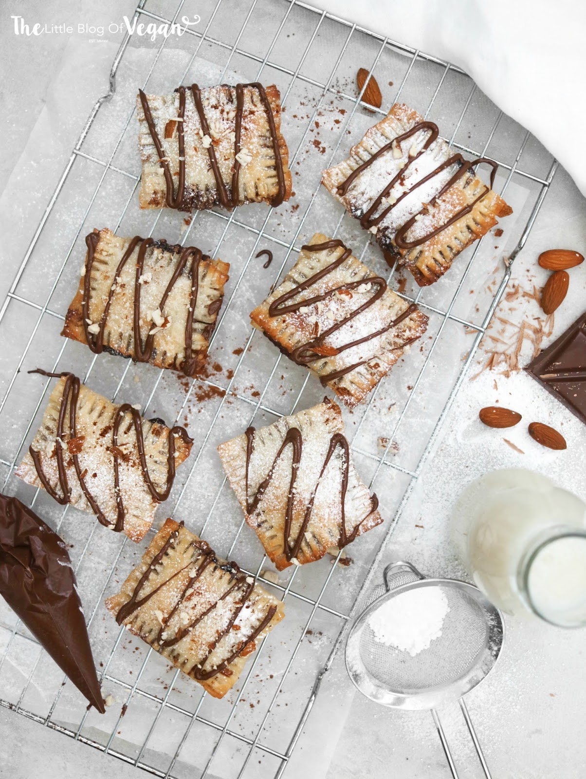 Easy banana & nutella puff pastry parcels recipe | The Little Blog Of Vegan