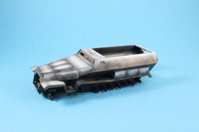 Montage pas à pas du Sdkfz 251/1 de Tamiya au 1/35. Montage pas à pas du Sdkfz 251/1 de Tamiya au 1/35.