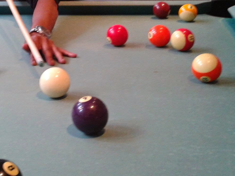 Wir Spielen Billard Warum Es So Schwer Ist Freunde Zum Billardspielen Zu Animieren