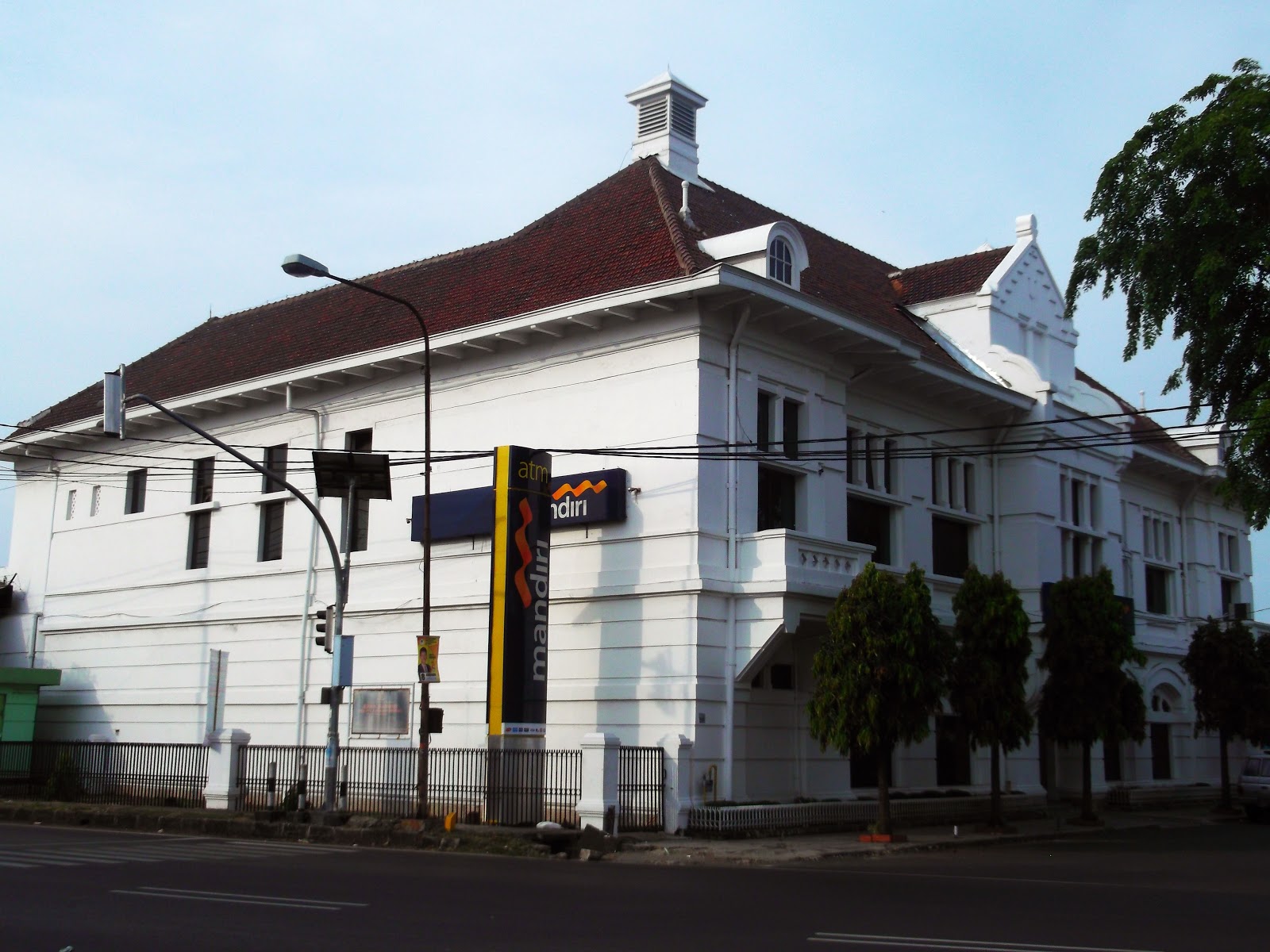 Gedung Bank Mandiri KCP Cirebon