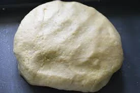 knead-the-dough-with-oily-hand