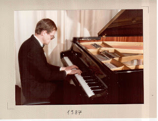 Nicola Sfredda insegnante di pianoforte a Rovereto nel 1987