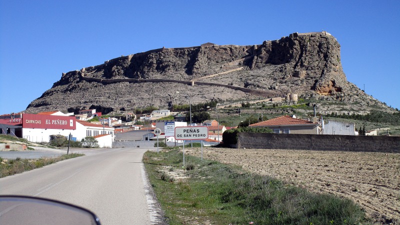 CASTILLO DE PEÑAS DE SAN PEDRO