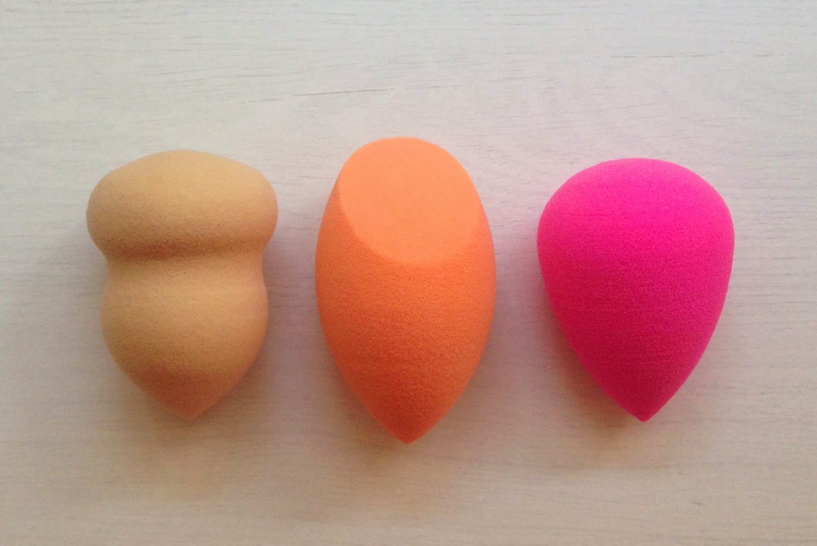 Violeta Botánica Beauty Blender y clones