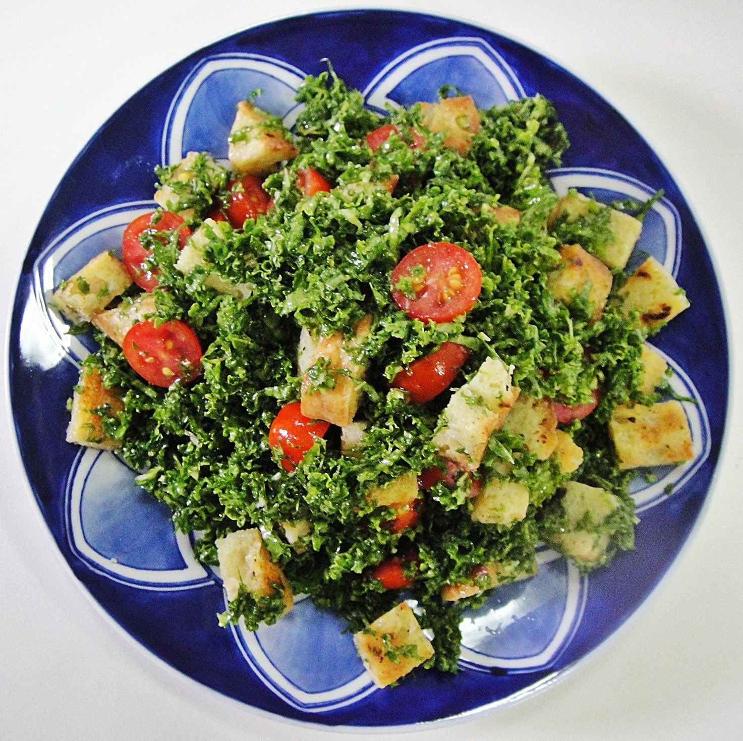 Maryam's Culinary Wonders 1115. Kale Panzanella Salad