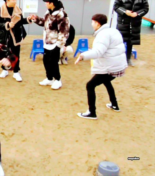 9934083D5E51FFF839.gif