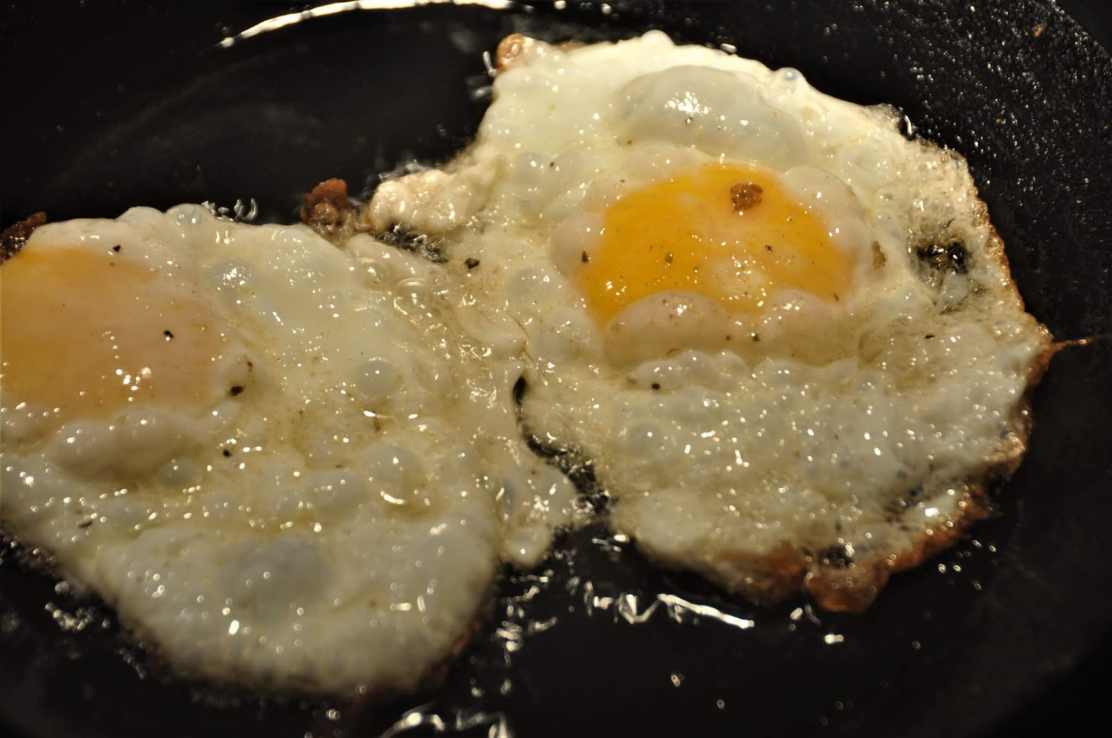 Vicki Lane Mysteries Two Fried Eggs At Dark Thirty