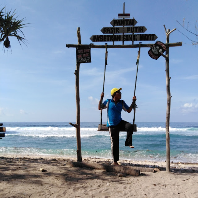 Pantai Pasir Putih Pasetran Gondo Mayit Blitar