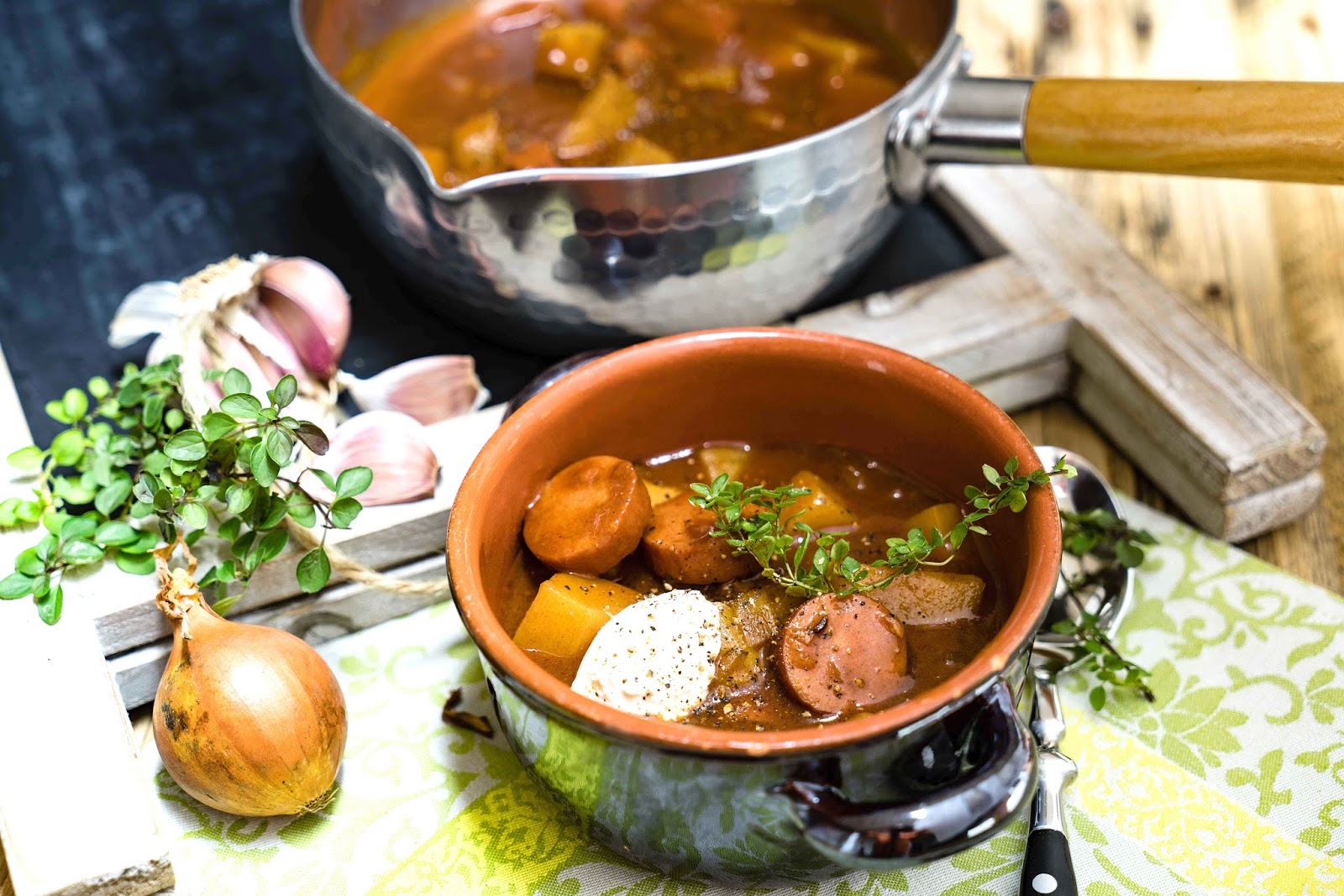Salat Bowl Mit Gerauchertem Lachs Dill Kartoffeln Gurken Roma