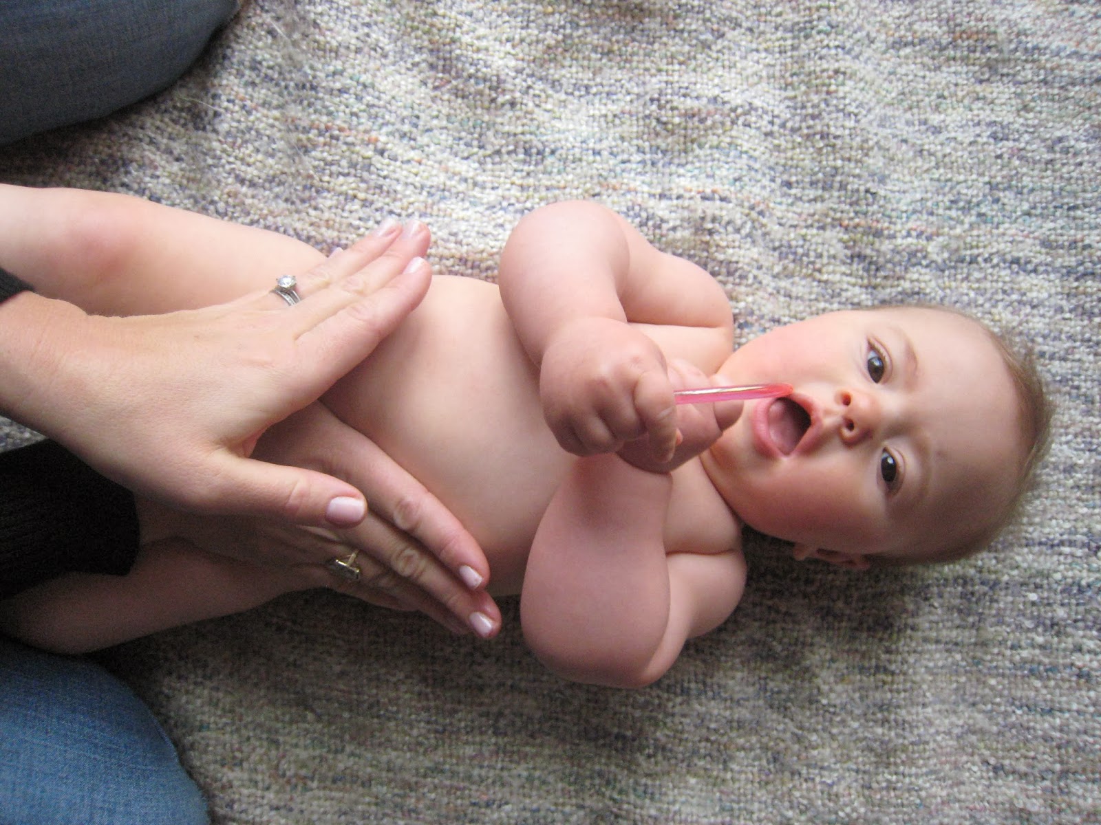 у новорожденного ребенка нет стула