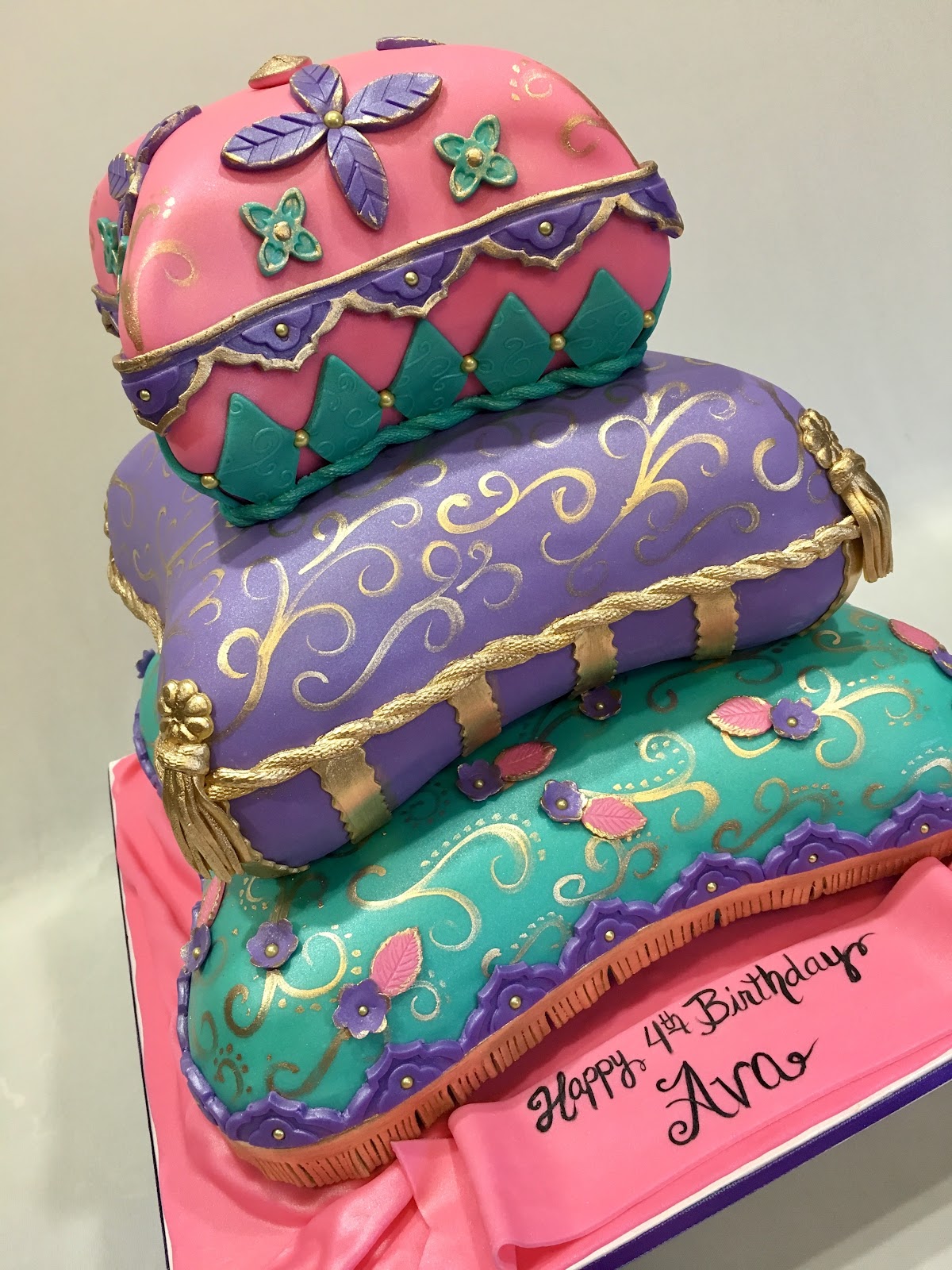 MyMoniCakes Arabian nights Princess pillow cakes