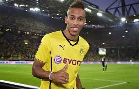 Aubameyang: "Sueño con títulos en el Dortmund"