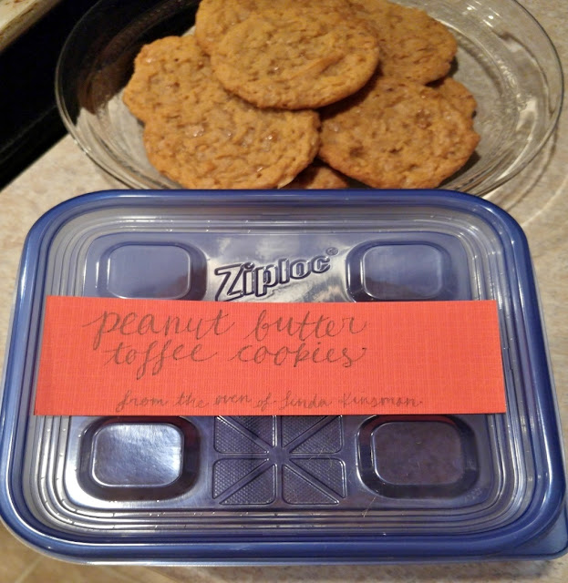 Label your cookies for gifting with a simple festive tag