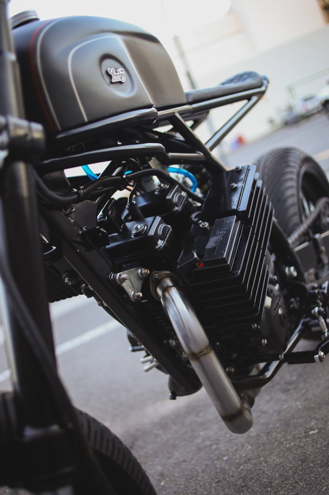 Tigra' Honda CBX 250 - Lucky Custom - Pipeburn