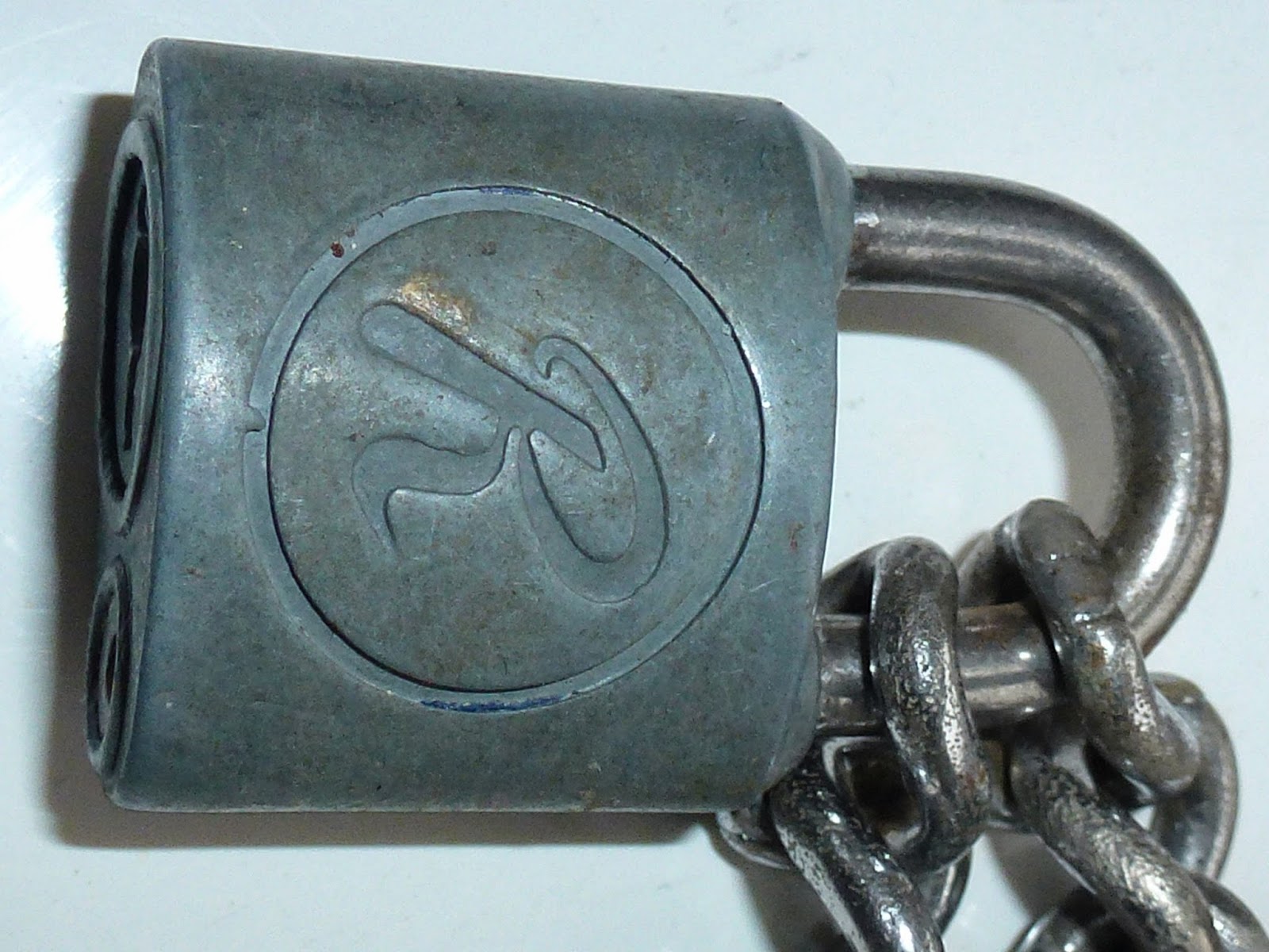 GENUINE VINTAGE 1970's SID VICIOUS RABBIT PADLOCK for SALE