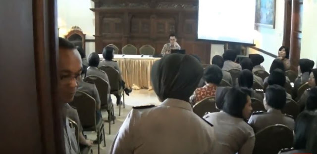 Demi Pernikahan Kahiyang, Putra Presiden Jokowi ini Kumpulkan Puluhan Polwan