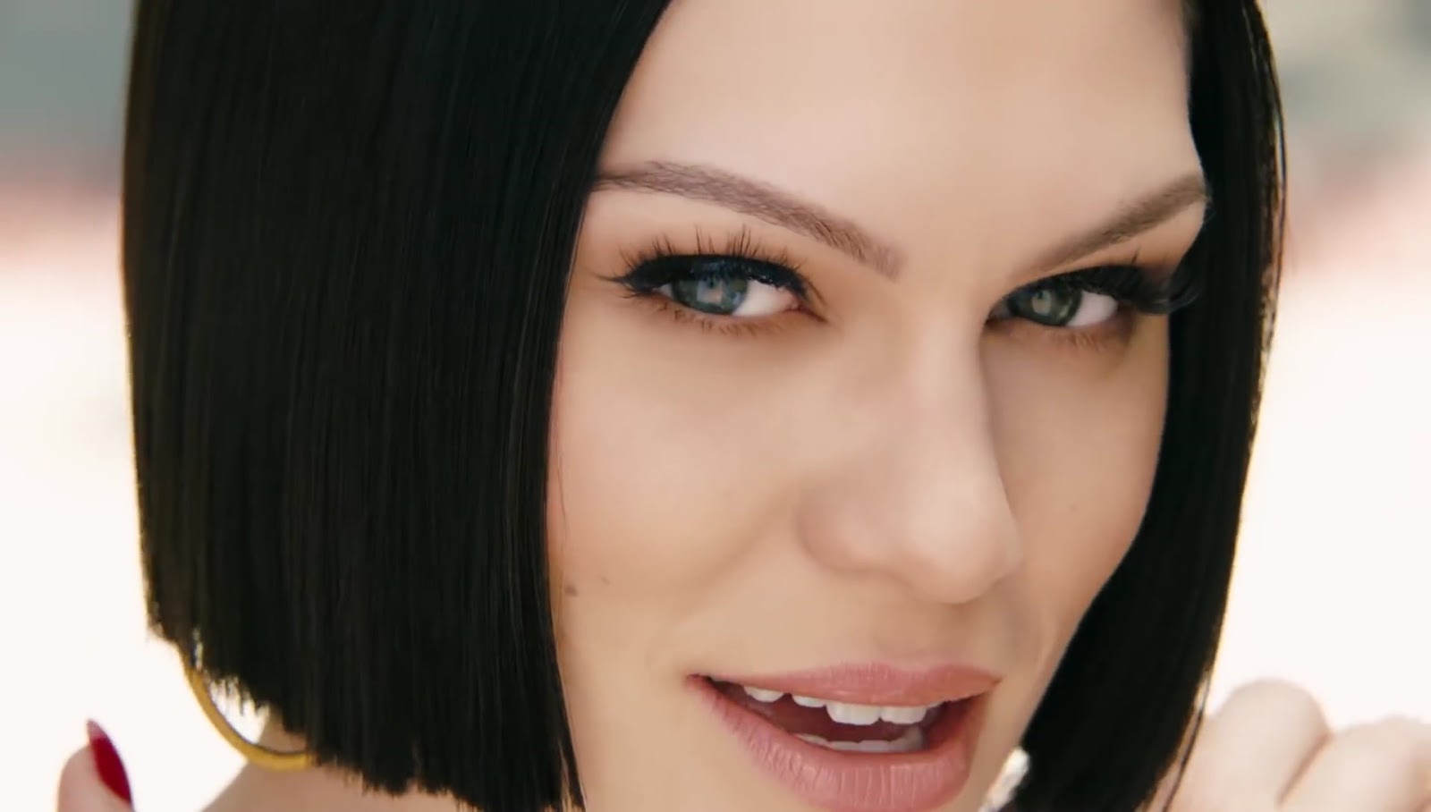 Jessie J : YouTube Music Videos by Jessie J1600 x 908
