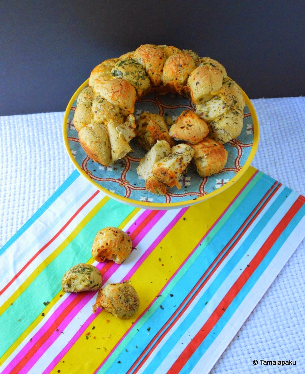 Herb And Cheese Monkey Bread Tamalapaku