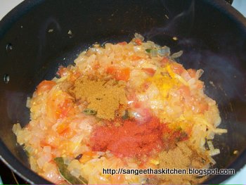 Spicy Treats: Potato Mushroom Curry