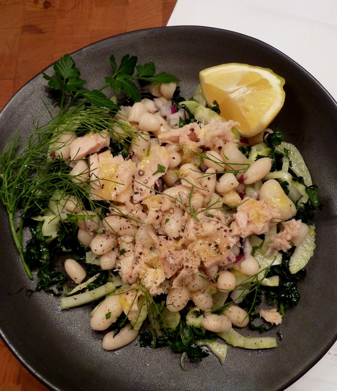 Cracked Pepper Tuna, White Bean and Fennel Salad