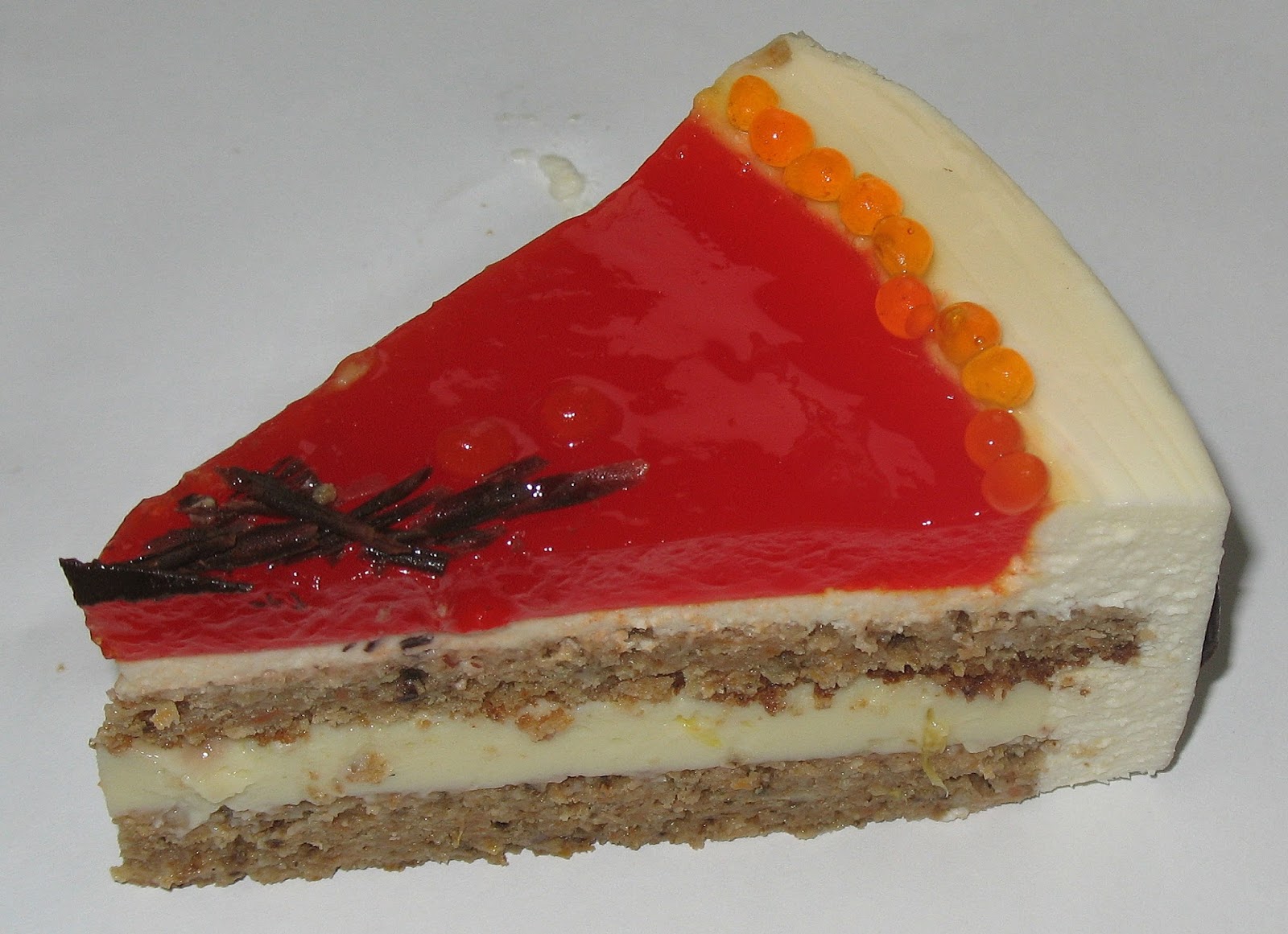 Морковный бисквит с творожным муссом