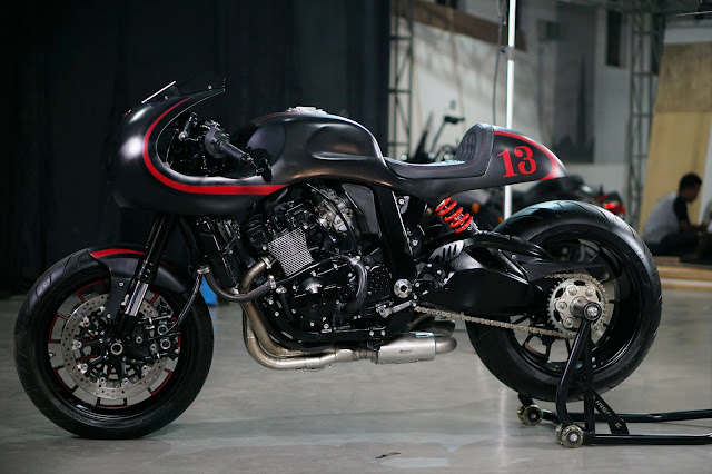 Suzuki GSXR400 By Lunatic Custom Motorcycle