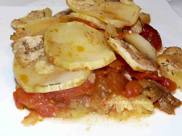  Tumbet de patatas, berenjenas y tomates 