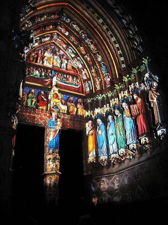 Amiens: pintura colorida medieval restaurada com canhões laser